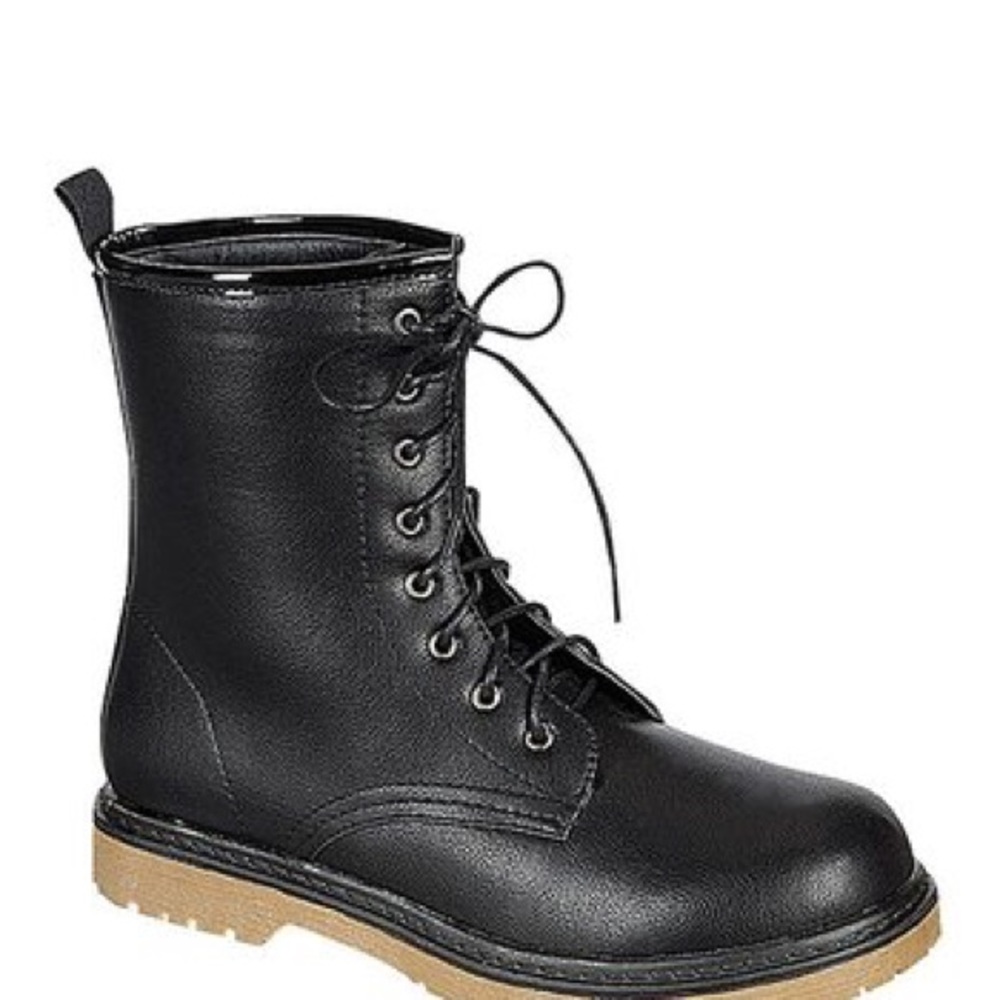 New!! Woman's Boots
